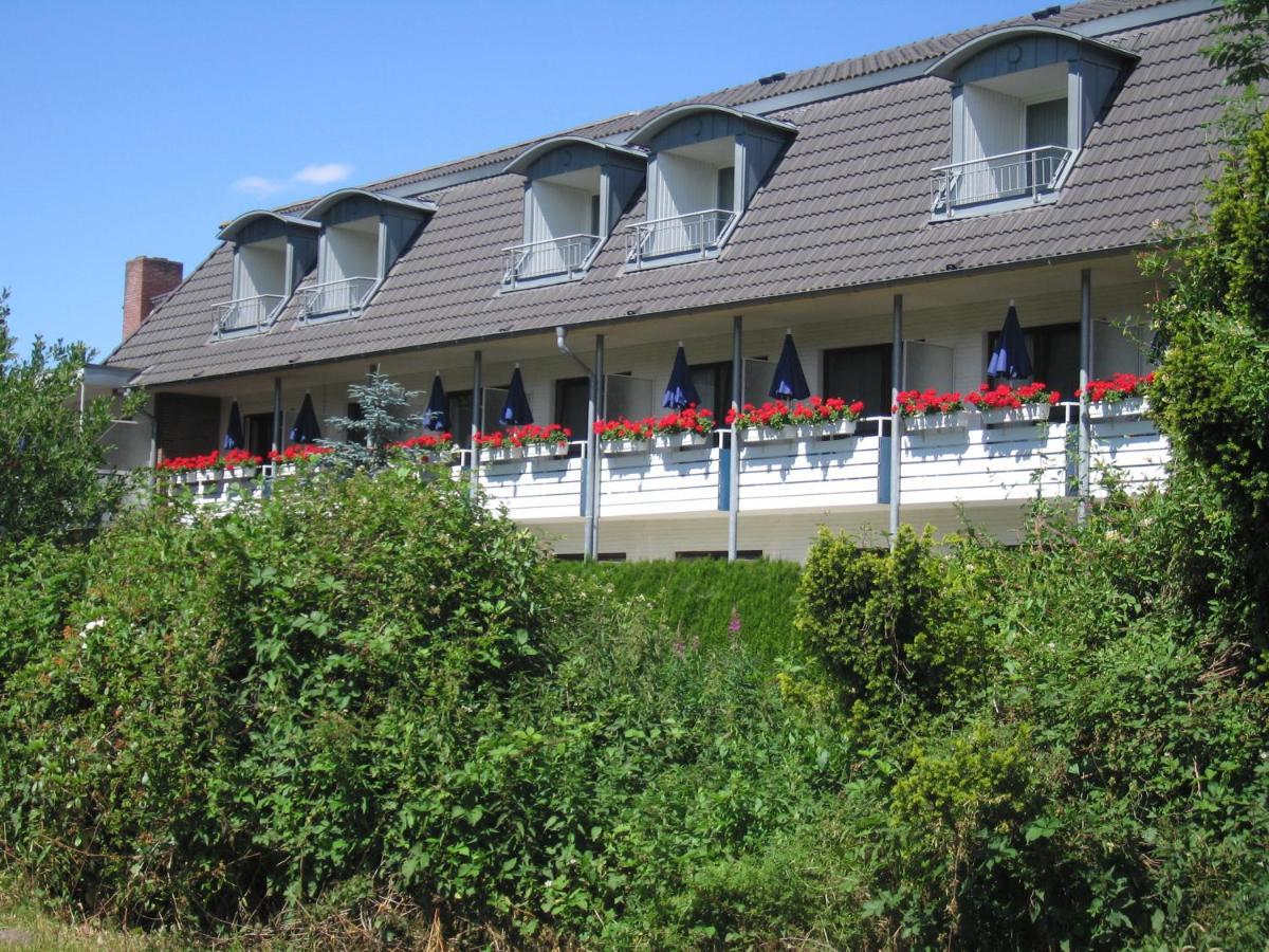 Hotel Zum Rosenteich Бад-Цвишенан Экстерьер фото